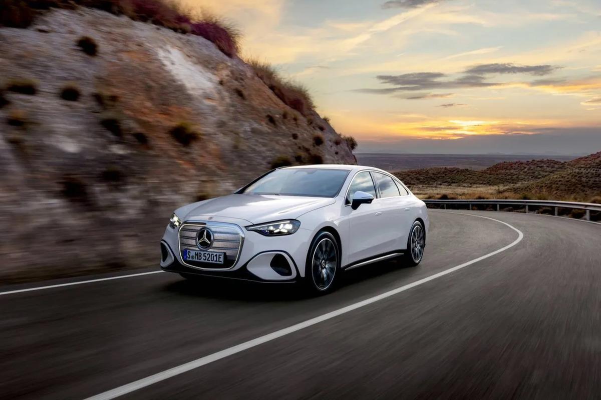 Mercedes ilk tamamen elektrikli C-Serisi ni tanıttı: Tek şarjla İstanbul dan Antalya ya! 1