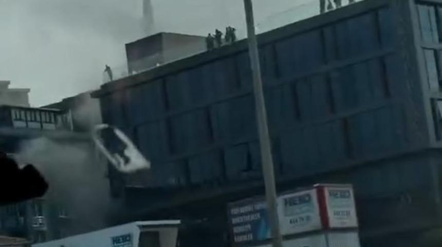 Ekipler olay yerinde! Pendik'te iş yerinde yangın