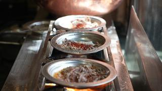 Sadece bir kaşığı antibiyotik etkisi gösteriyor! Yemek için sabah ezanında yola çıkıyorlar