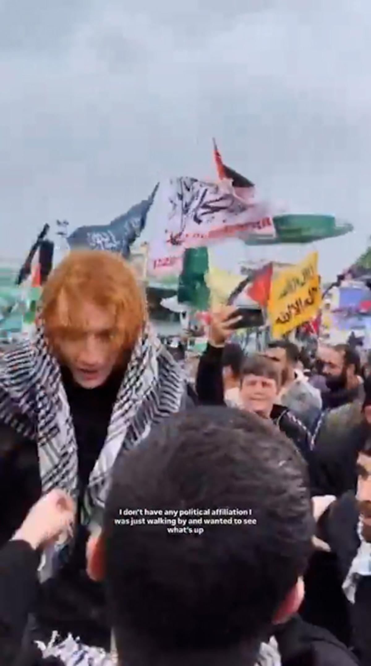 Gezmeye gittiği Diyarbakır da kendini protestonun ortasında buldu! 4