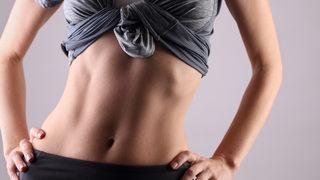 Dümdüz Sımsıkı Bir Karın!