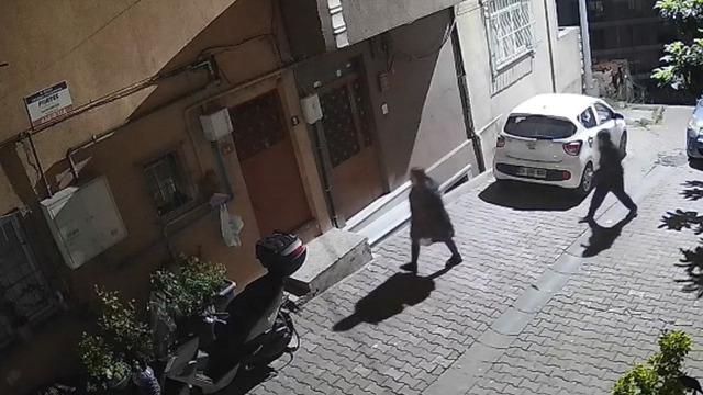 Bina girişinde iğrenç taciz! Fırında ekmek yaparken yakalandı