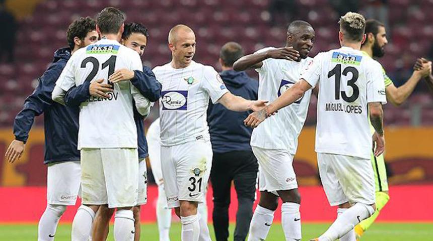 Akhisarspor ligde başka kupada başka