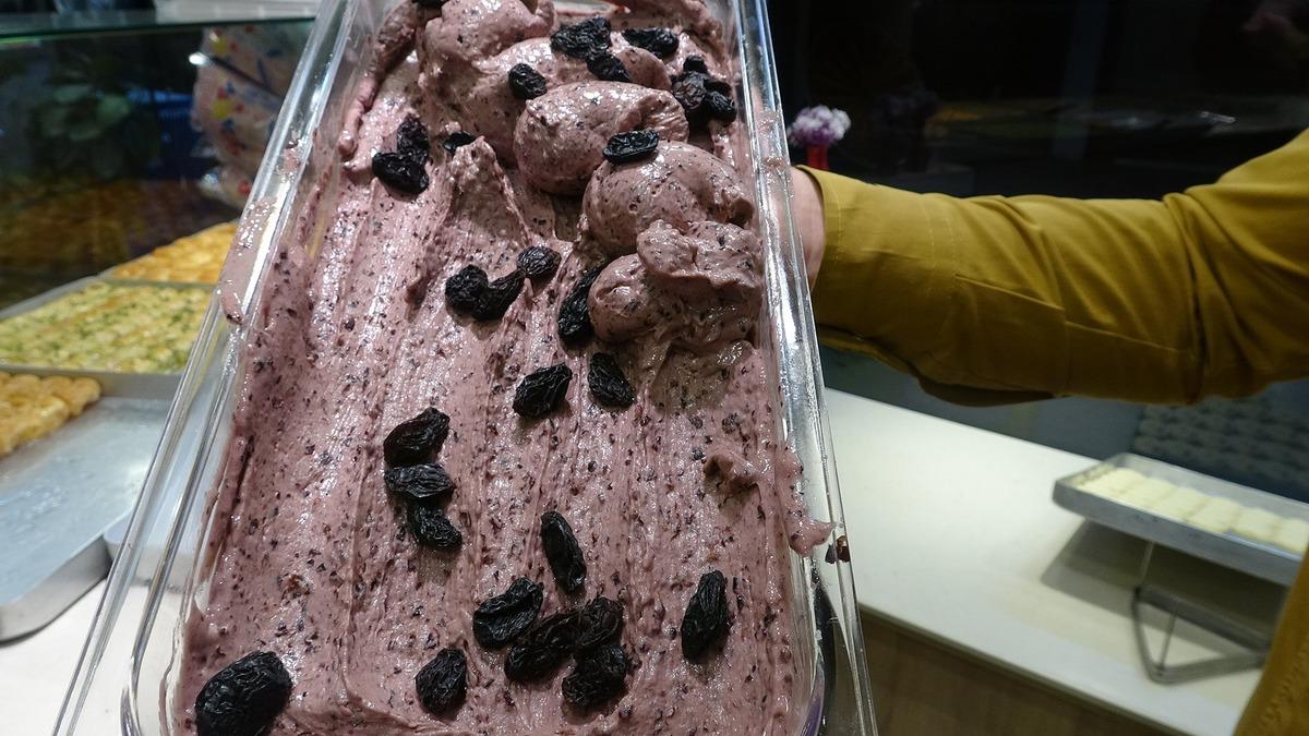 Horoz karası dondurmaya d&ouml;n&uuml;şt&uuml;: D&uuml;nyada ilklerden biri 1