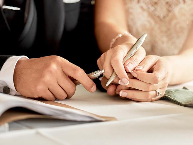 Sonun da bu da oldu! D&uuml;ğ&uuml;ne gelemeyecek olanlar i&ccedil;in davetiyeye IBAN koyuldu