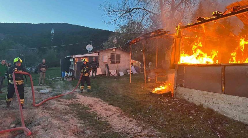 Bolu&rsquo;da baraka alevlere teslim oldu
