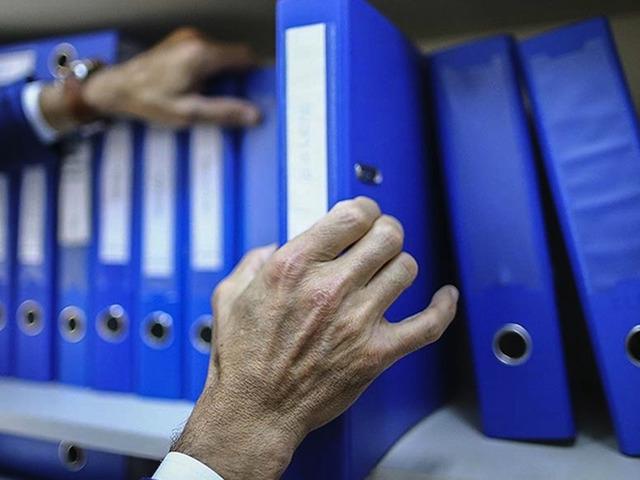 Dosyalar tek tek raflardan iniyor! Bakan G&uuml;rlek duyurdu