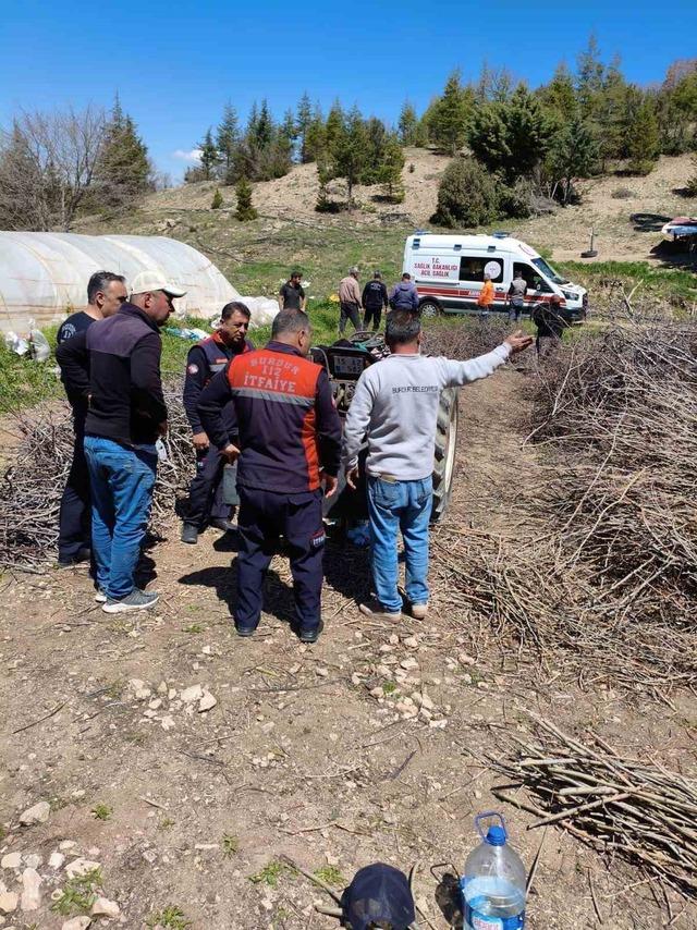 Trakt&ouml;r&uuml;n şaftına ayağı sıkışan kadın yaralandı 1