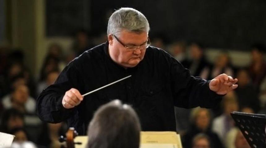 &Uuml;nl&uuml; Rus sanat&ccedil;ı T&uuml;rkiye u&ccedil;ağında hayatını kaybetti