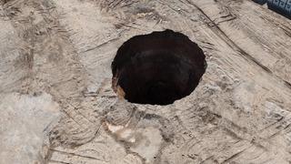 Hatay'da 35 metre çapında obruk oluştu