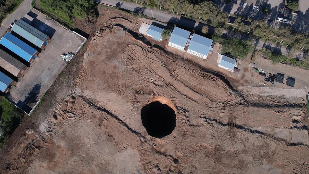 Hatay da 35 metre &ccedil;apında obruk oluştu 1