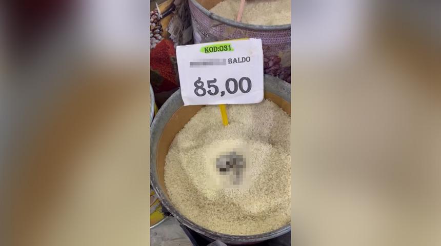 Markette satılan pirin&ccedil;te kedi dışkısı! G&ouml;r&uuml;nt&uuml;ler g&uuml;ndem oldu