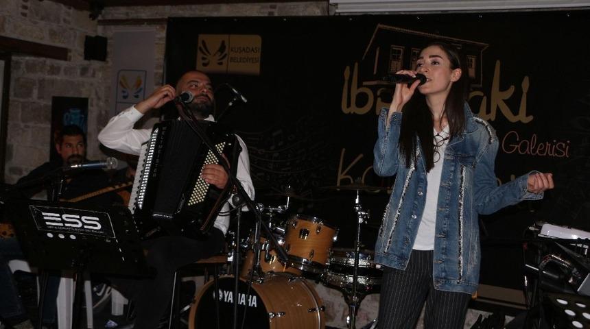 Kuşadası&rsquo;nda akordeon konseri