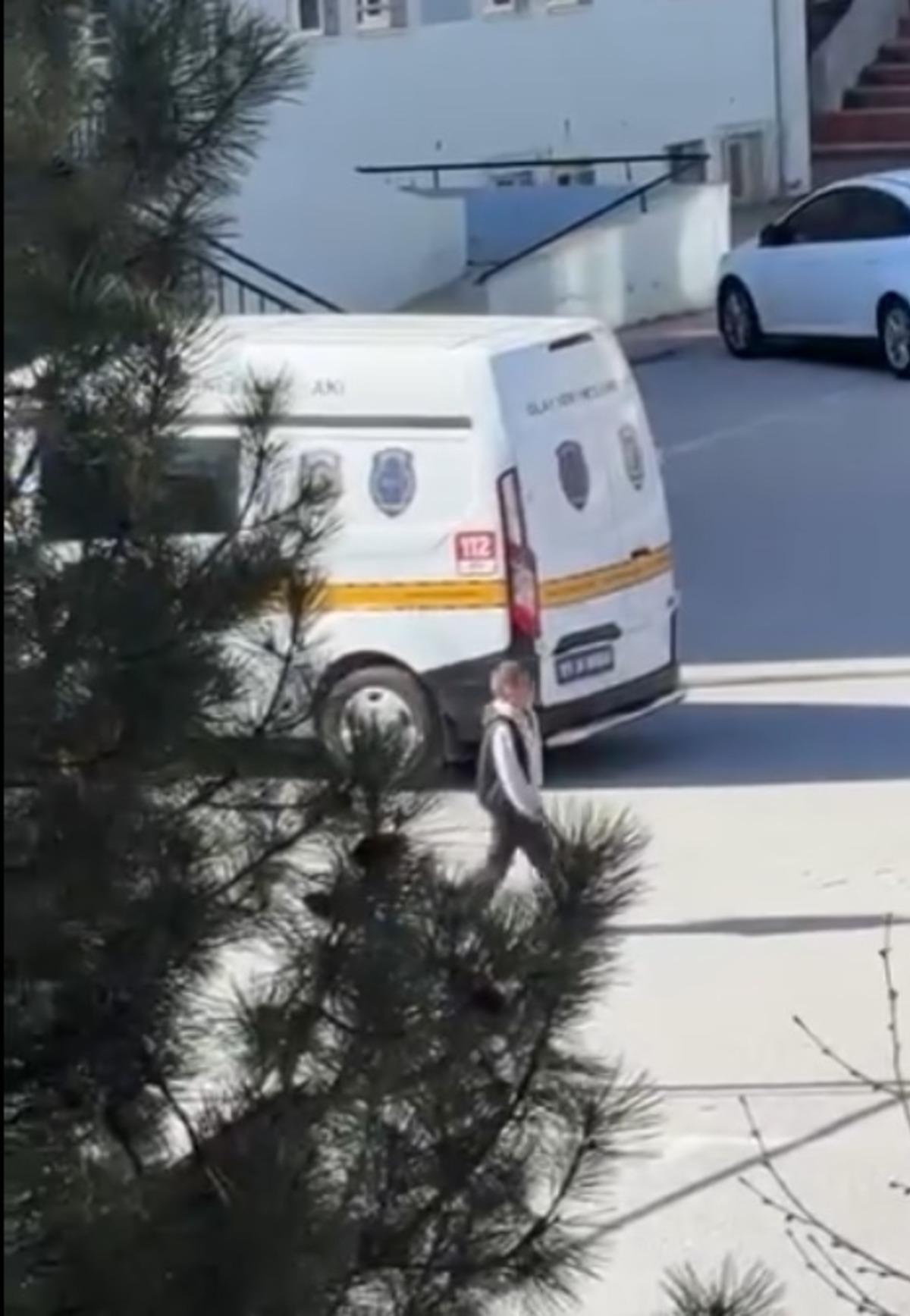 Yer: Bilecik! Okulun kızlar tuvaletinde kurusıkı silah ve tehdit notu bulundu: Velilere mesaj g&ouml;nderildi 2