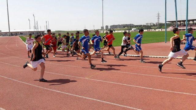 23 Nisan atletizm yarışları sona erdi