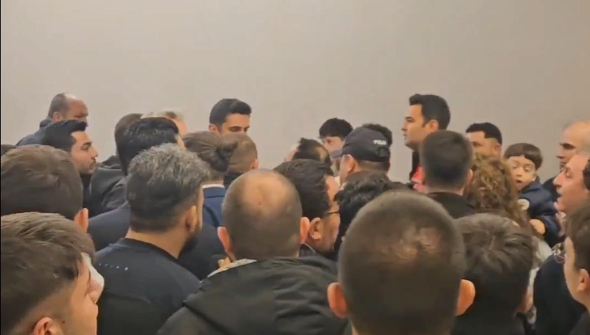 Fenerbah&ccedil;e Konyaspor a elendi ortalık karıştı! Sadettin Saran a olay tepki 1