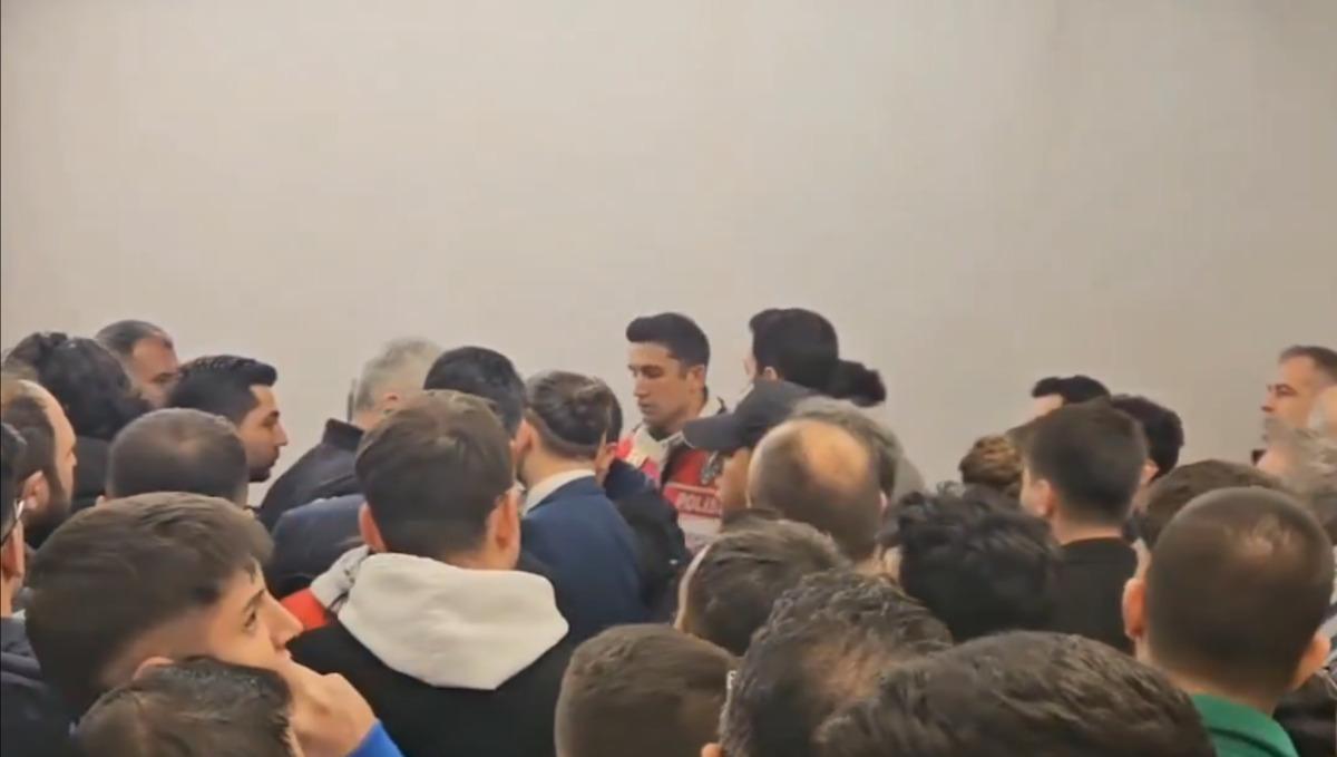 Fenerbah&ccedil;e Konyaspor a elendi ortalık karıştı! Sadettin Saran a olay tepki 2