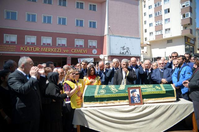 ek fotoğrafla geniş haber // Kılıçdaroğlu amcasının cenaze törenine katıldı