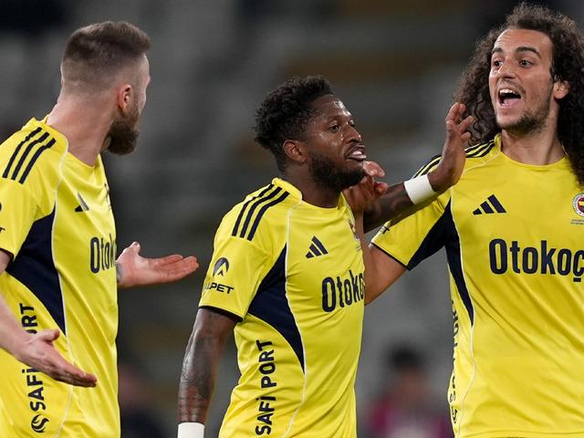 Konyaspor'a elenen Fenerbah&ccedil;e'de Skriniar - Guendouzi krizi