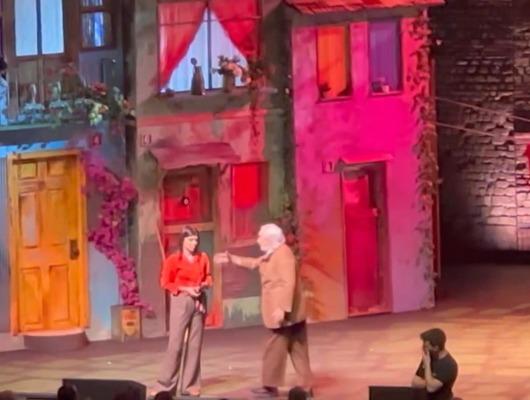 Gırgıriye M&uuml;zikali'nde b&uuml;y&uuml;k kriz! M&uuml;jdat Gezen hastaneye kaldırıldı