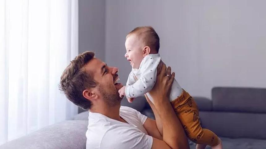 TBMM'de kabul edildi! Babalık izni 5 g&uuml;nden 10 g&uuml;ne &ccedil;ıkarıldı