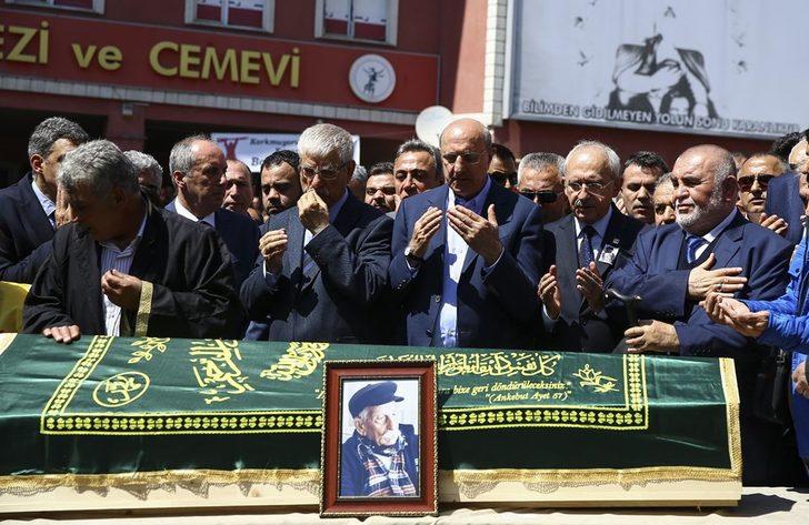 Kılıçdaroğlu, amcasının cenaze törenine katıldı  G4