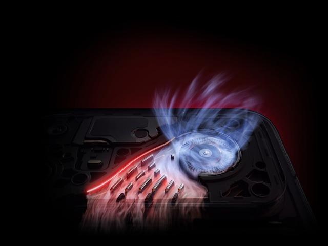 İ&ccedil;inde fan da var! 8500 mAh bataryalı telefon tanıtıldı