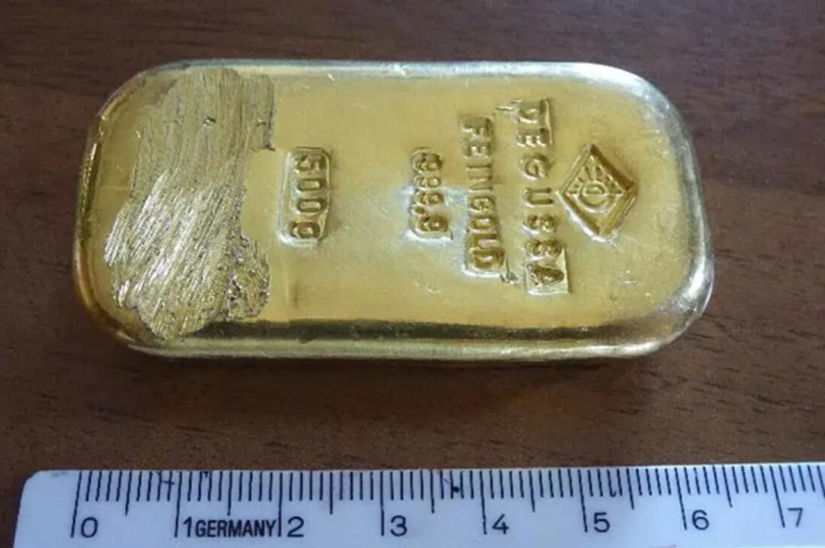 16 yaşındaki gen&ccedil; g&ouml;lde y&uuml;zerken servet buldu!  1