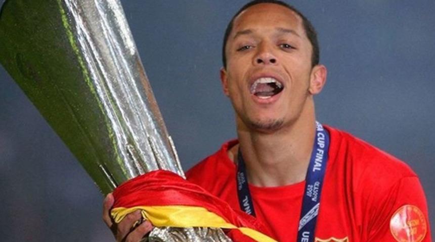 UEFA'dan Adriano s&uuml;rprizi!