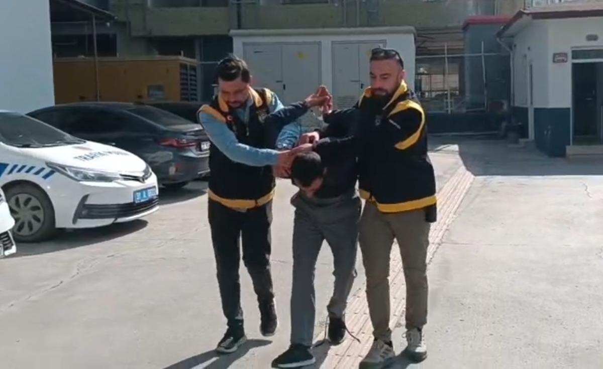 Cezaevinden &ccedil;ıktı! Şehirde satırla saldıra saldıra ilerledi 1