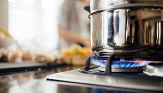 &Ccedil;oğu evde var! Ka&ccedil;ınılması gereken zehirli tencere &ccedil;eşitleri