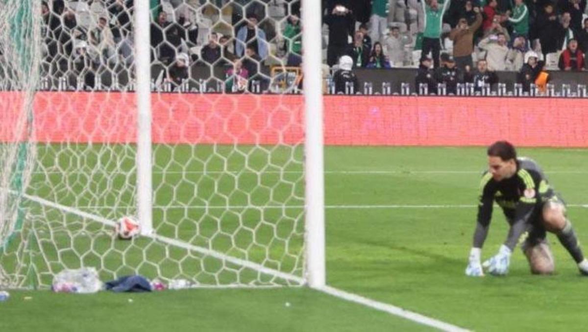 Konya da inanılmaz olay: Ederson un penaltı notlarını &ccedil;aldı! Yapılan paylaşım g&uuml;ndem oldu 2