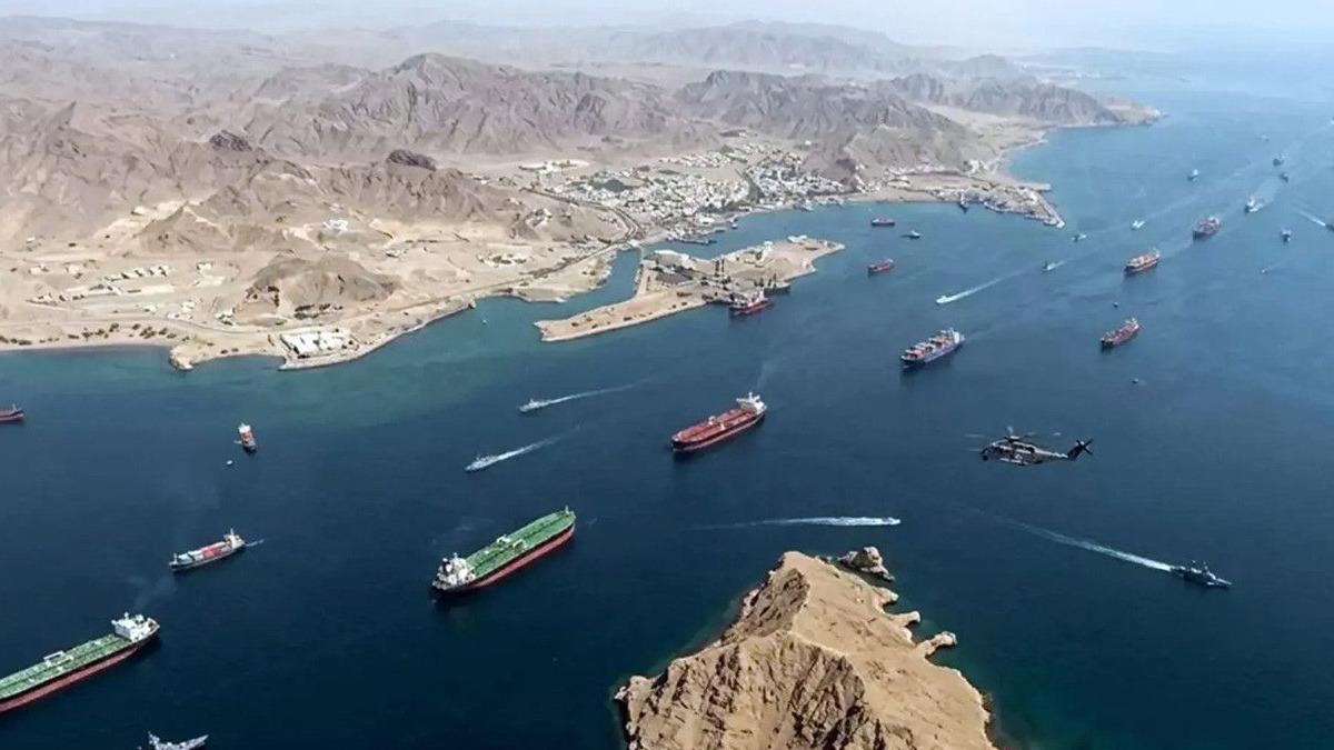 İran duyurdu! Biri İsrail bağlantılı iki gemi ele ge&ccedil;irildi 1