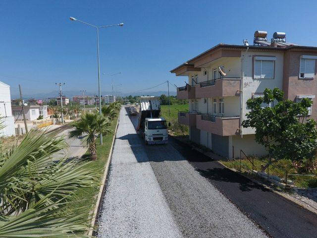 ASAT’tan Manavgat Bahçeşehir yoluna asfalt