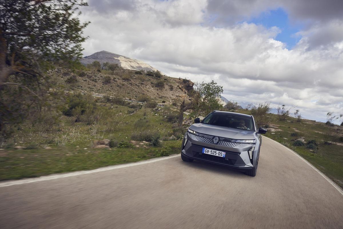 Renault Scenic E-Tech Elektrikli T&uuml;rkiye de satışta 2