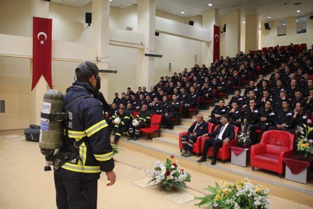 Polis adaylarına yangın tatbikatı