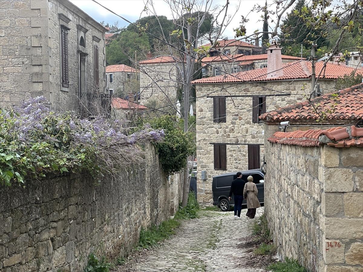 T&uuml;rkiye&rsquo;den se&ccedil;ildi! Bu masalsı k&ouml;y d&uuml;nya sahnesinde 4