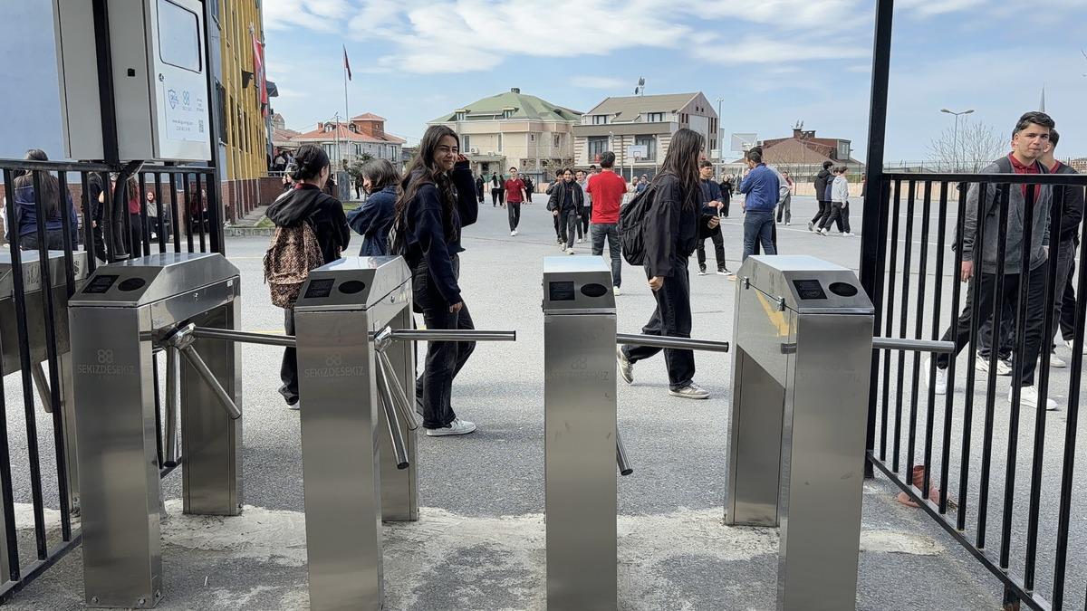Okullarda &uuml;st d&uuml;zey g&uuml;venlik: Velilere anlık fotoğraflı bildirim gidiyor 3