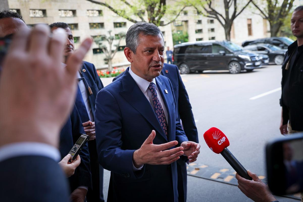 Numan Kurtulmuş ile g&ouml;r&uuml;şen &Ouml;zel den ara se&ccedil;im a&ccedil;ıklaması 3