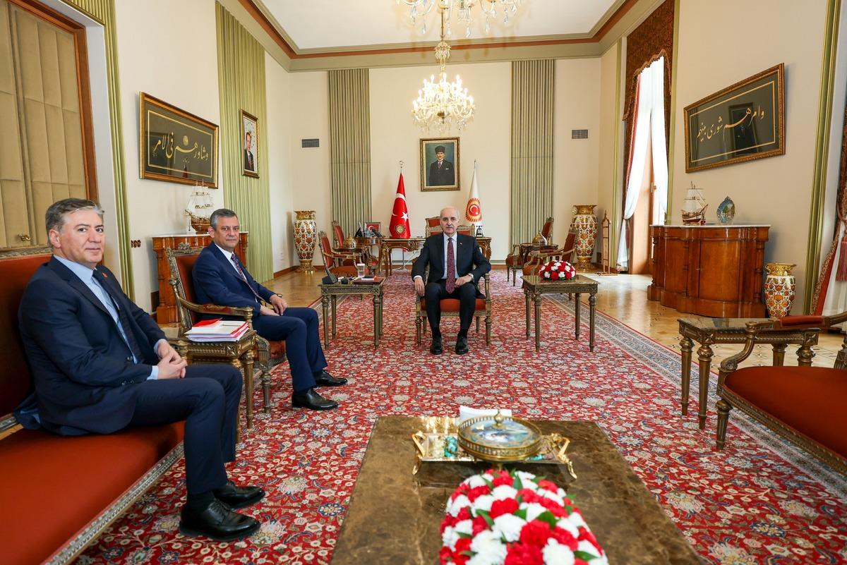 Numan Kurtulmuş ile g&ouml;r&uuml;şen &Ouml;zel den ara se&ccedil;im a&ccedil;ıklaması 1