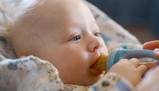 Bebek beslenmesinde en kritik d&ouml;nem! Bu hataları yapmayın