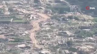 İsrail ordusu, Lübnan'ın Beit Lif kasabasındaki evlerin çoğunu buldozerlerle yıktı