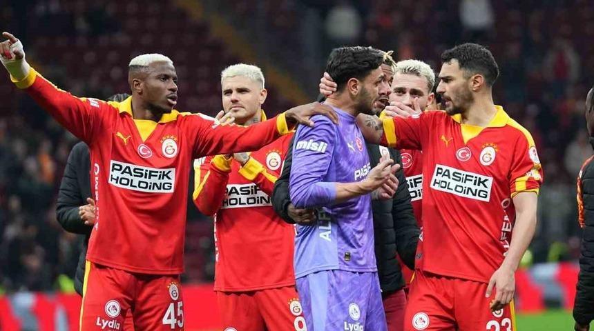 Herkes o isme tepki g&ouml;stermişti! Osimhen'den gece yarısı paylaşım