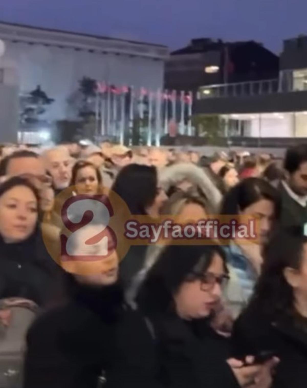 Gırgıriye girişinde izdiham yaşandı! Tepkiler b&uuml;y&uuml;d&uuml;! M&uuml;jdat Gezen koltukları tek tek kontrol etti 4