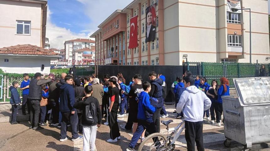 Ankara&rsquo;da okulda silah paniği: &lsquo;Dedesinden aldığı tabancayı 3 g&uuml;n boyunca okula getirdi&rsquo; iddiası