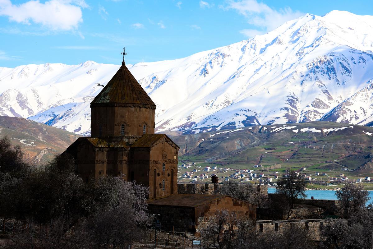 G&ouml;renler inanamıyor! En &ccedil;ok ziyaret edilen yer: Akdamar Adası 4