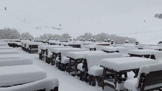 Nisan sonunda Uludağ’da kış geri döndü