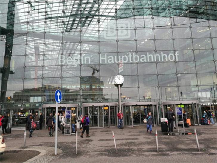 Berlin'de yarım tonluk bomba bulundu! Kent tahliye ediliyor G4