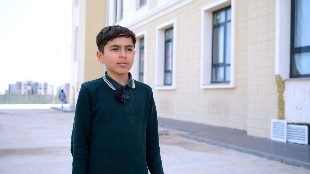 Bakan Kurum dan 23 Nisan da deprem b&ouml;lgesi paylaşımı  Yepyeni bir okulda, bayramın heyecanı bir başka oluyor  7