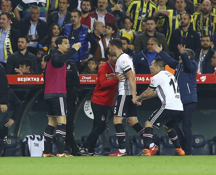Vodafone Park’ta oynanan ve 2-2 berabere sonuçlanan ilk maçın rövanşı 0-0 devam ederken yaşanan olaylar sonucu Fenerbahçe hükmen 3-0 mağlup ilan edilecek.